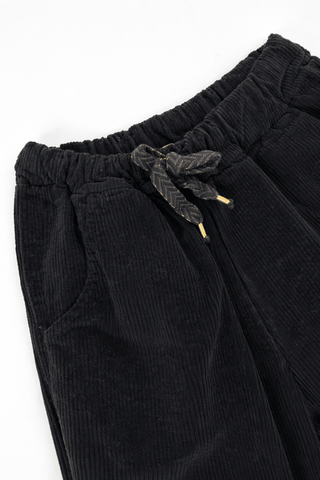 Cordhose in Schwarz
