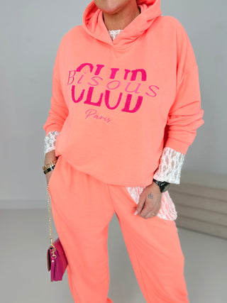 Zweiteiler in Orange aus Hoodie & Hose