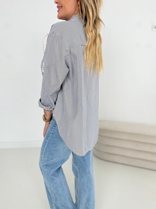 Hemd in Schwarz Weiß gestreift