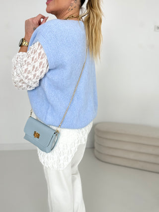 Strickweste in Hellblau