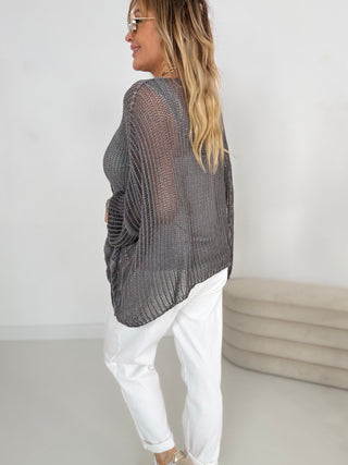 Häkelpulli in Grau mit Print