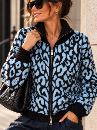 Leo Strickjacke in Braun/Hellblau mit goldenen Knöpfen, für Damen in Einheitsgröße 36-42 - Levelone GmbH & Co. KG
